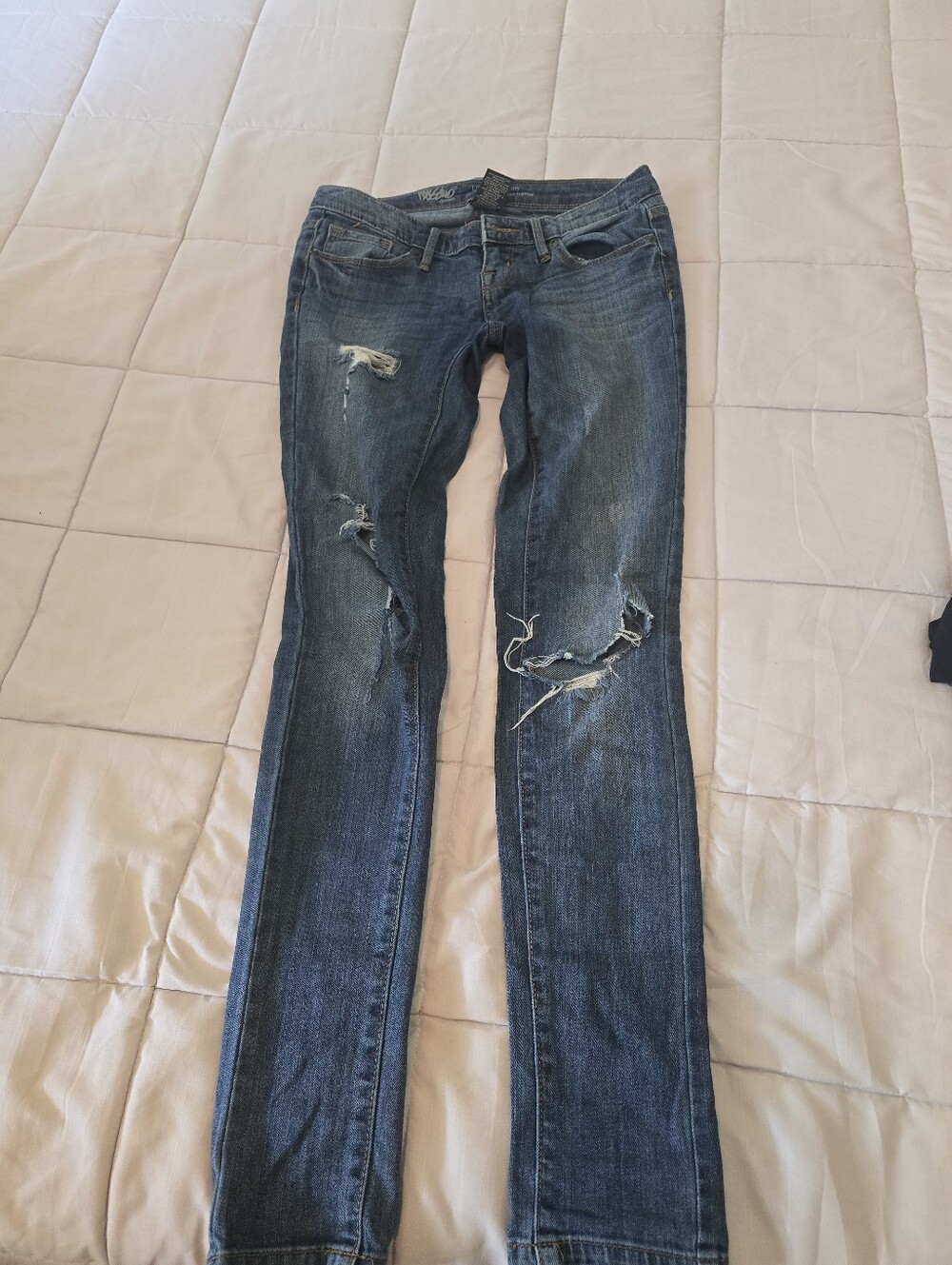 Vintage Mossimo Low-Rise Blue Distressed Women's Jeans